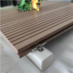 Planches de terrasse extérieures en plastique